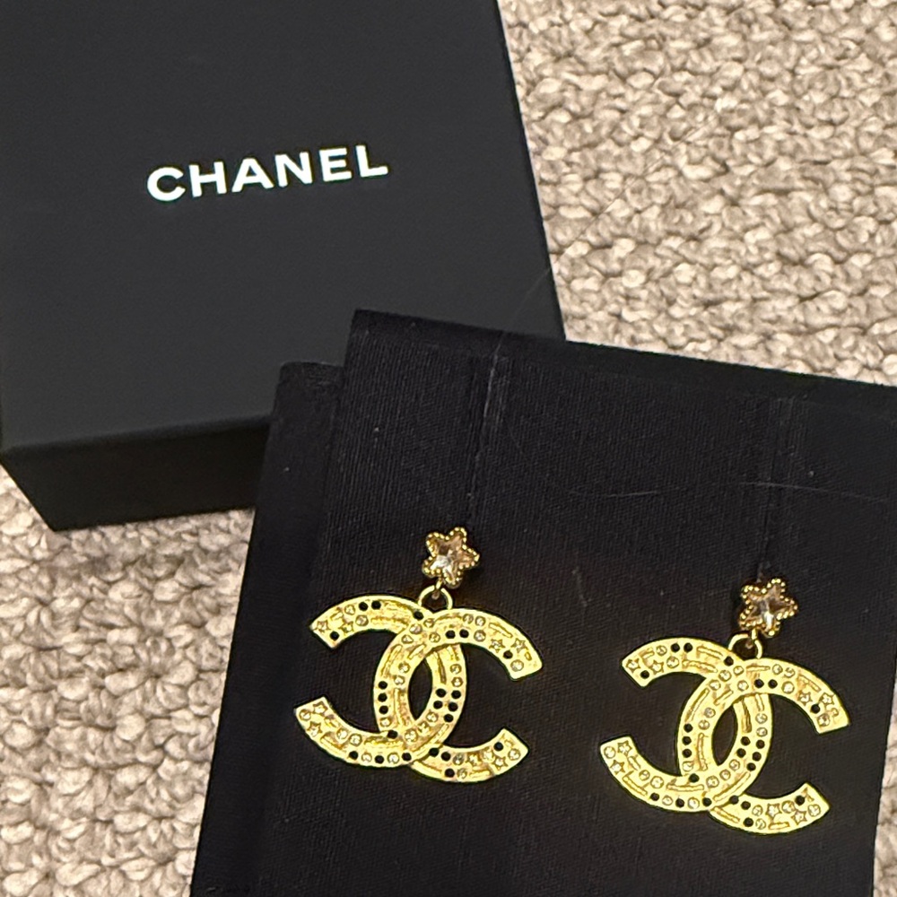 CHANEL Gold Logo Earrings - Picture 2 of 7